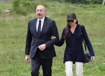 Президент Ильхам Алиев и Первая леди Мехрибан Алиева приняли участие в открытии VII Международного музыкального фестиваля «Харыбюльбюль» в Шуше (ФОТО/ВИДЕО)