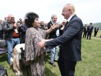 Президент Ильхам Алиев и Первая леди Мехрибан Алиева приняли участие в открытии VII Международного музыкального фестиваля «Харыбюльбюль» в Шуше (ФОТО/ВИДЕО)