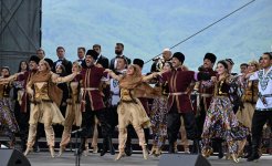 Президент Ильхам Алиев и Первая леди Мехрибан Алиева приняли участие в открытии VII Международного музыкального фестиваля «Харыбюльбюль» в Шуше (ФОТО/ВИДЕО)