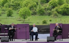 Президент Ильхам Алиев и Первая леди Мехрибан Алиева приняли участие в открытии VII Международного музыкального фестиваля «Харыбюльбюль» в Шуше (ФОТО/ВИДЕО)