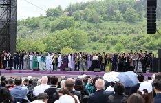 Azerbaijan portrays grand opening of 7th Kharibulbul Int'l Music Festival (PHOTO)