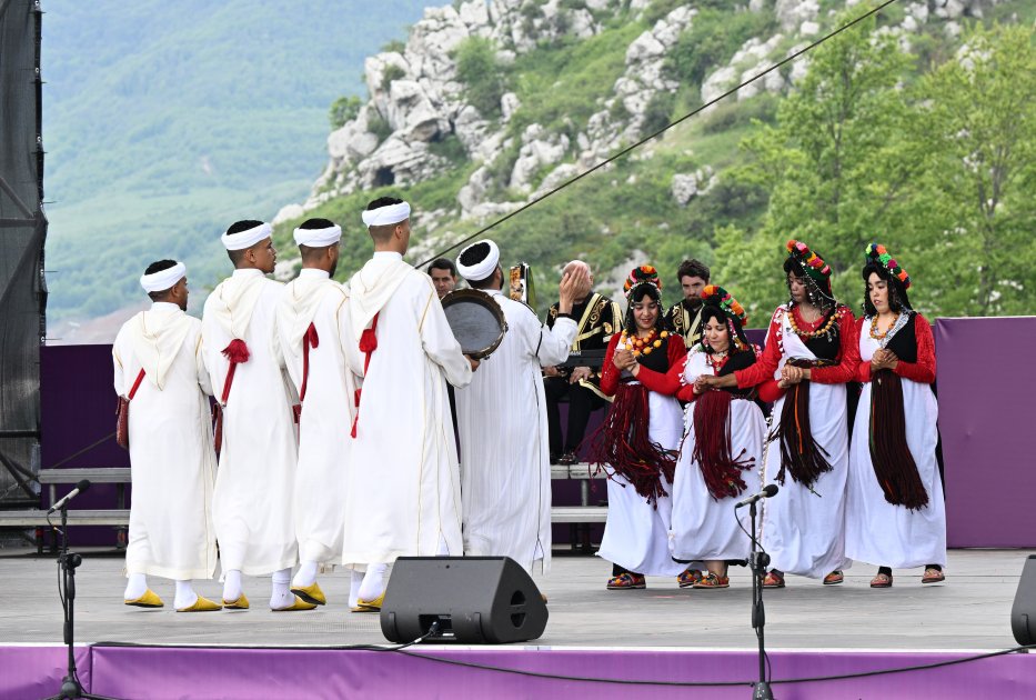 Azerbaijan portrays grand opening of 7th Kharibulbul Int'l Music Festival (PHOTO)