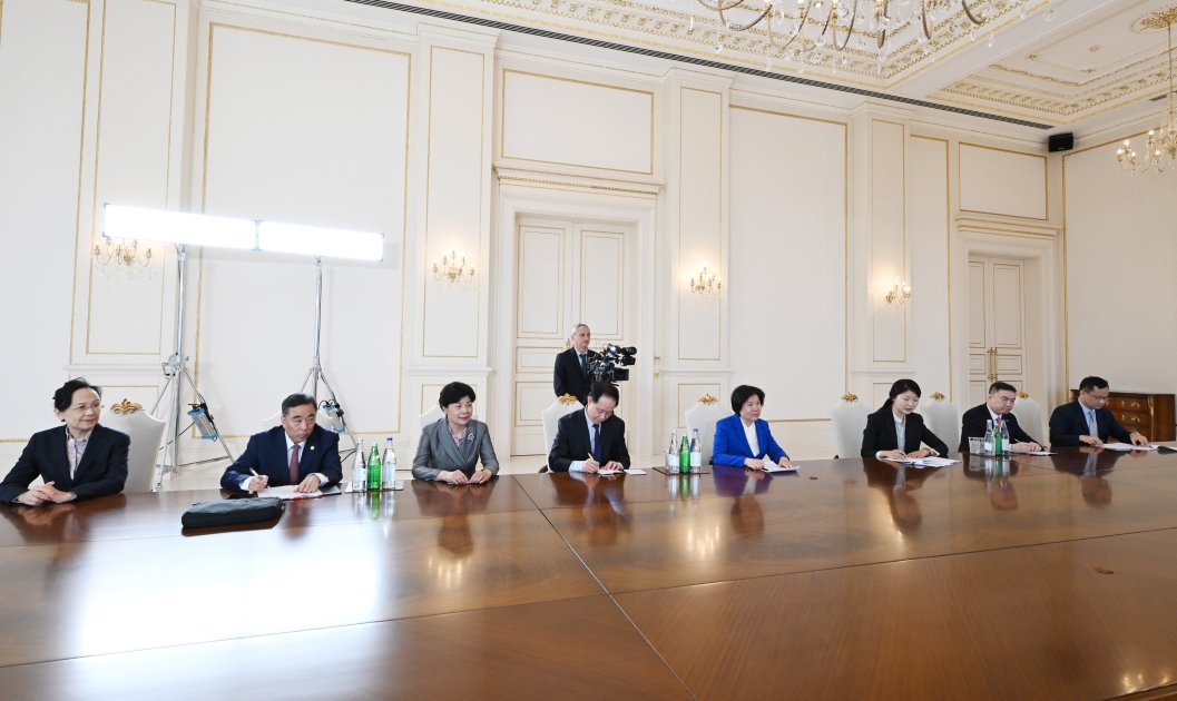 President Ilham Aliyev receives Vice-Chairperson of National Committee of Chinese People's Political Consultative Conference (PHOTO)