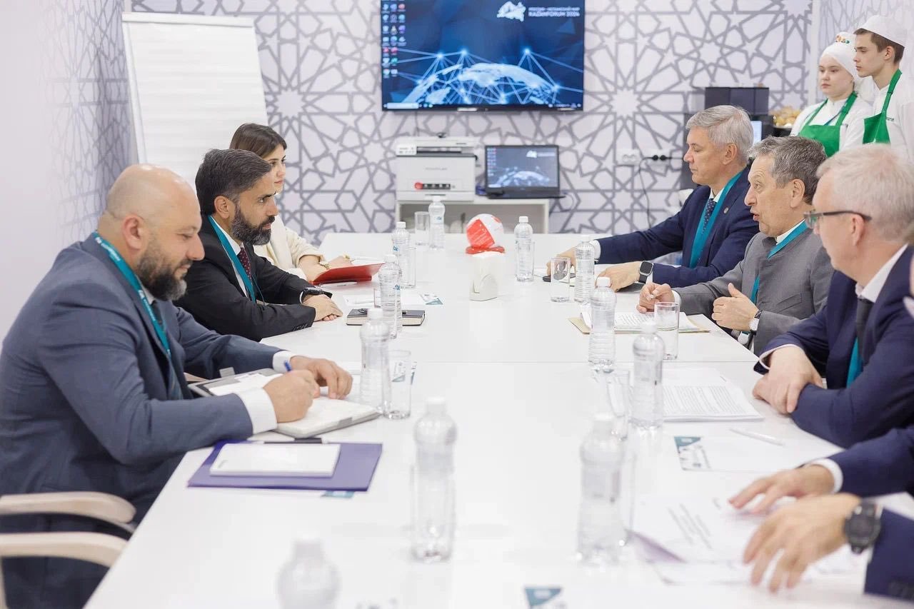 Azerbaijani SOCAR, Russian Tatneft sign new cooperation roadmap (PHOTO)