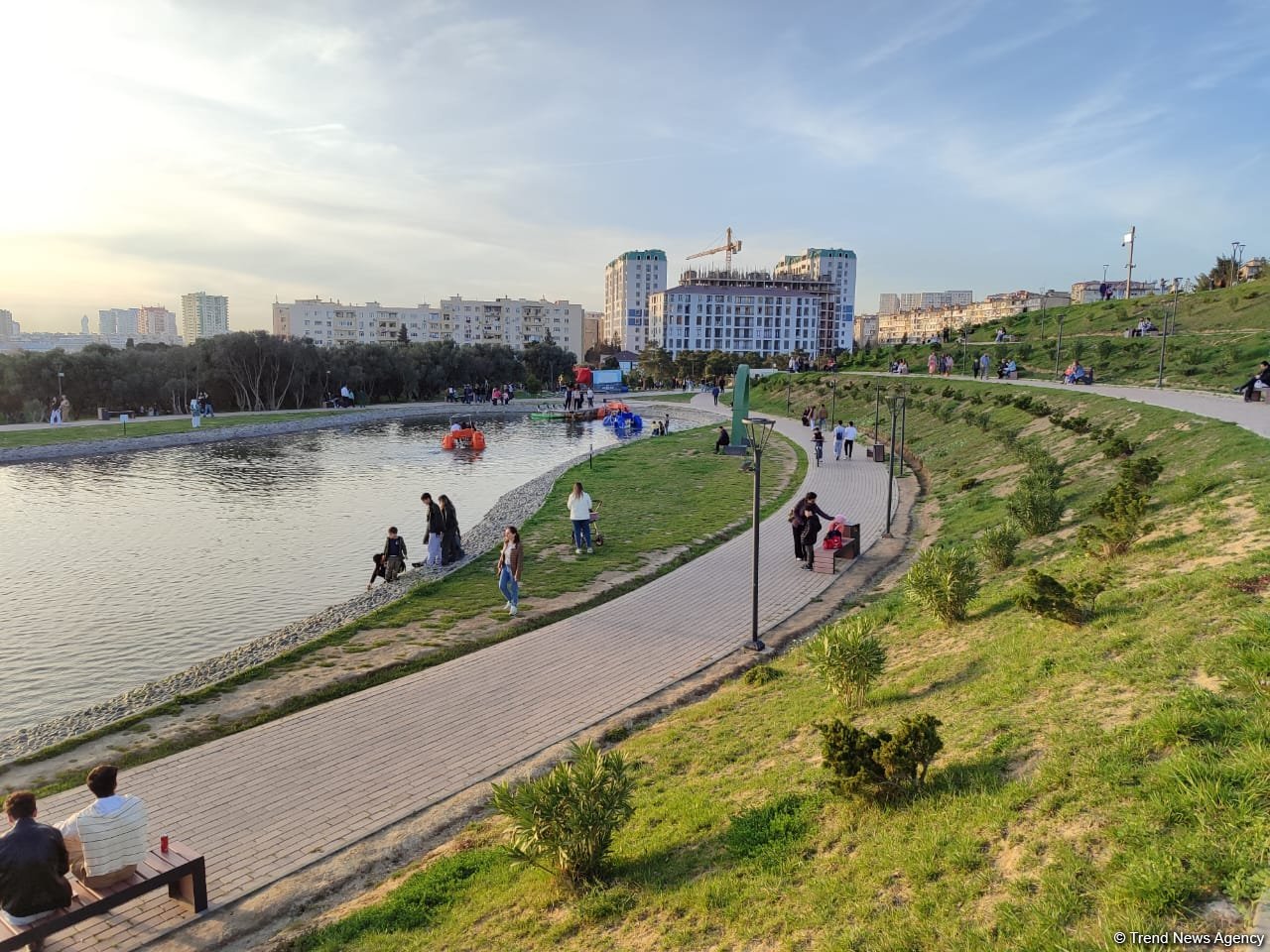 В Баку строятся новые мегапарки