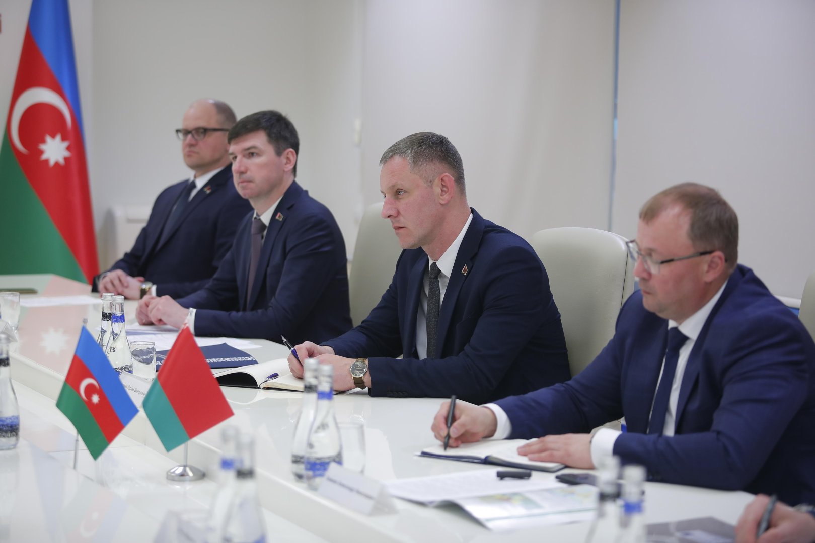 Анар Гулиев провел рабочую встречу с министром архитектуры и строительства Беларуси (ФОТО)