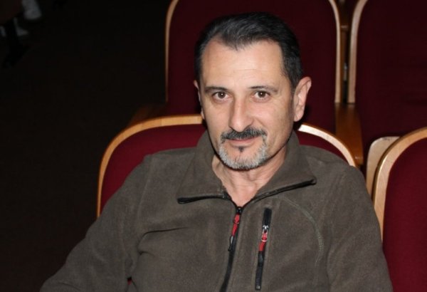 Это история с острой интригой - Эмин Мирабдуллаев о предстоящей премьере спектакля "Ночь в спальне Екатерины" (ФОТО)