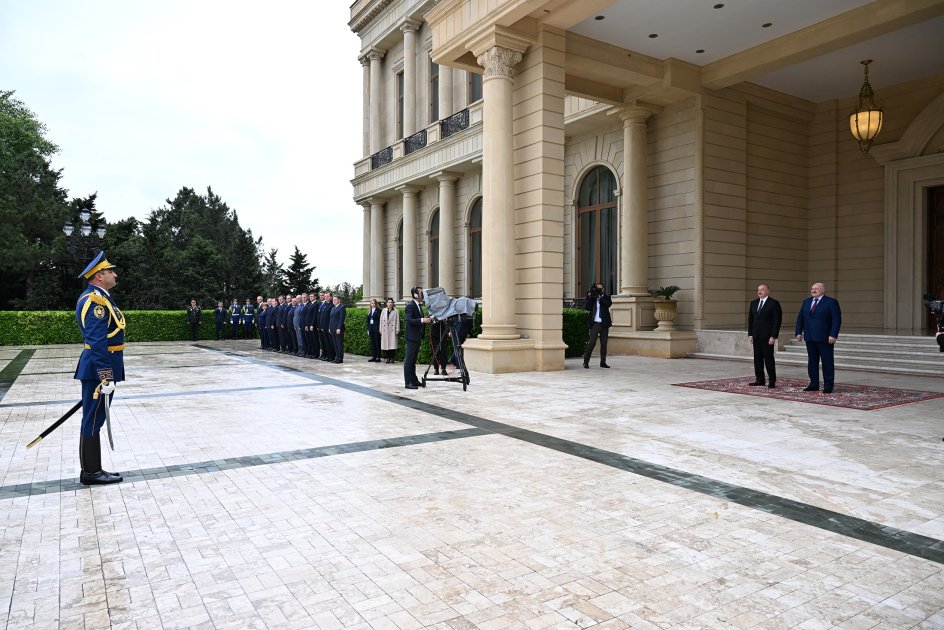 В Баку состоялась церемония официальной встречи Президента Республики Беларусь Александра Лукашенко (ВИДЕО/ФОТО)