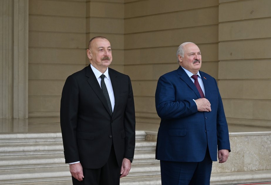 В Баку состоялась церемония официальной встречи Президента Республики Беларусь Александра Лукашенко (ВИДЕО/ФОТО)