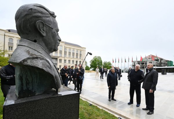 Presidents of Azerbaijan and Belarus viewed bullet-riddled monuments of Natavan, Bulbul and Uzeyir Hajibayli in Shusha (PHOTO)