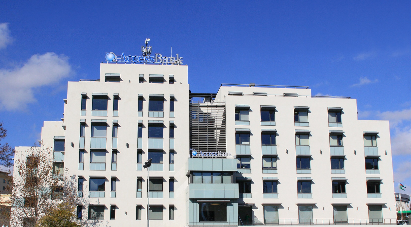 AccessBank объявляет тендер на услуги такси