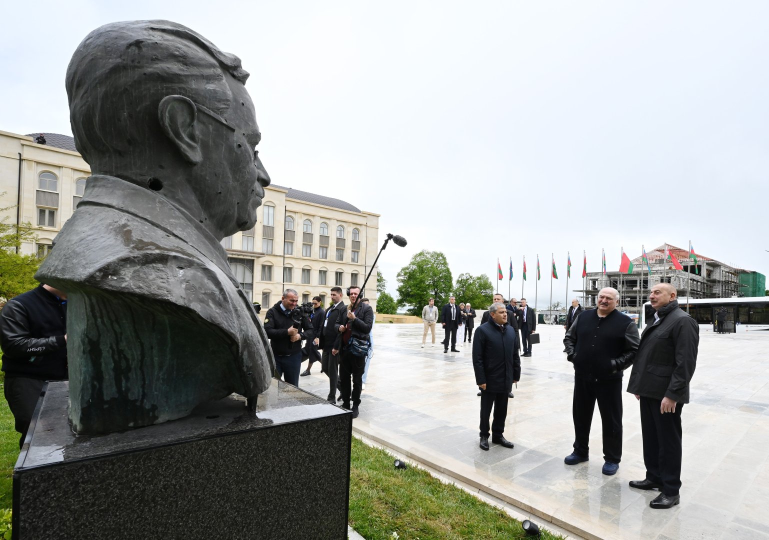Presidents of Azerbaijan and Belarus viewed bullet-riddled monuments of Natavan, Bulbul and Uzeyir Hajibayli in Shusha (PHOTO)