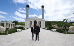 Президент Ильхам Алиев и Первая леди Мехрибан Алиева приняли участие в открытии Зангиланской мечети (ФОТО/ВИДЕО)