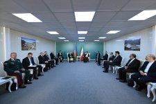 Состоялась встреча Президента Ильхама Алиева и Президента Сейида Ибрахима Раиси с участием делегаций (ФОТО)