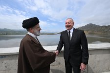 Президент Ильхам Алиев и Президент Сейед Ибрахим Раиси встретились на азербайджано-иранской государственной границе (ФОТО)