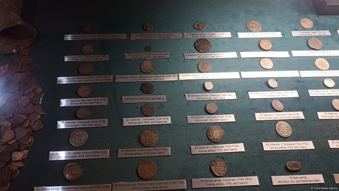 В Дворцовом комплексе Ширваншахов при поддержке ЗАО "AzerGold" открылась выставка образцов ювелирного искусства Азербайджана (ФОТО)