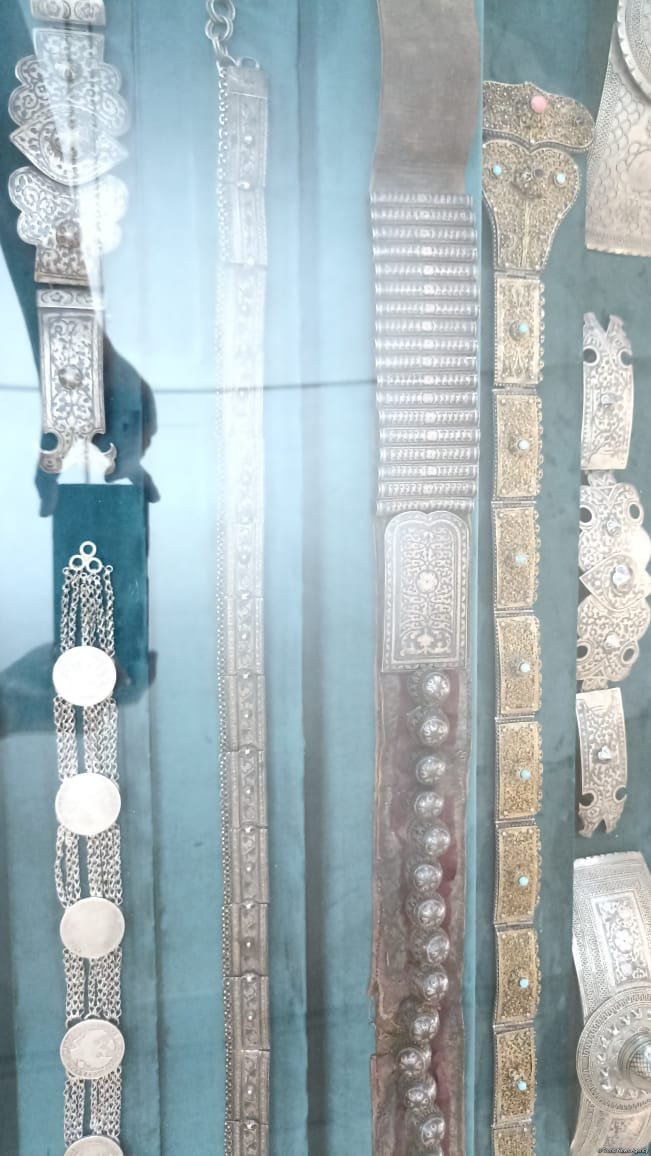 В Дворцовом комплексе Ширваншахов при поддержке ЗАО "AzerGold" открылась выставка образцов ювелирного искусства Азербайджана (ФОТО)