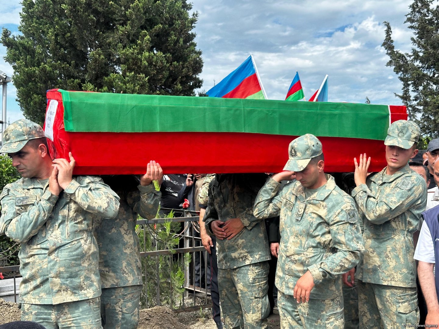 В Тертере прошли похороны шехида Адалята Алиева, пропавшего без вести во время I Карабахской войны (ФОТО)