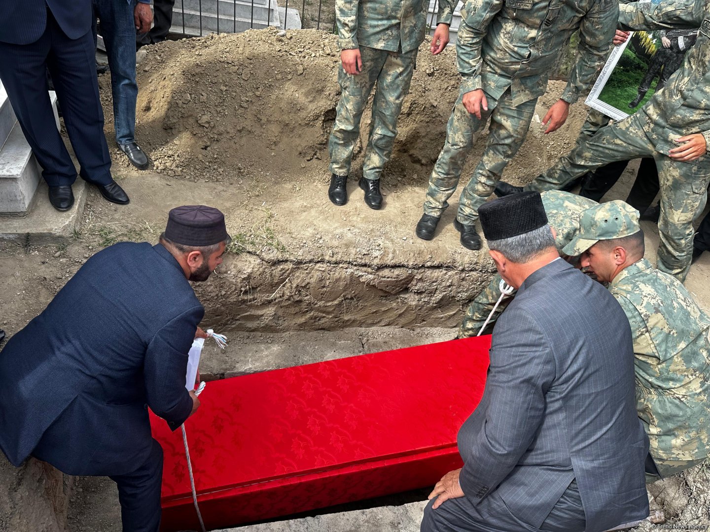 В Тертере прошли похороны шехида Адалята Алиева, пропавшего без вести во время I Карабахской войны (ФОТО)