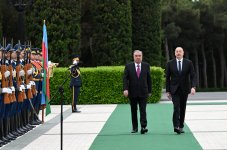 Состоялась церемония официальной встречи президента Таджикистана Эмомали Рахмона (ФОТО)
