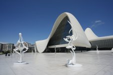 В Центре Гейдара Алиева открылась выставка "Линии невидимого" (ФОТО/ВИДЕО)
