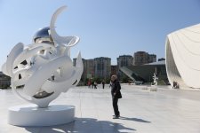 В Центре Гейдара Алиева открылась выставка "Линии невидимого" (ФОТО/ВИДЕО)