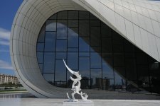 В Центре Гейдара Алиева открылась выставка "Линии невидимого" (ФОТО/ВИДЕО)