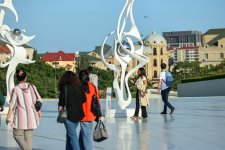 В Центре Гейдара Алиева открылась выставка "Линии невидимого" (ФОТО/ВИДЕО)