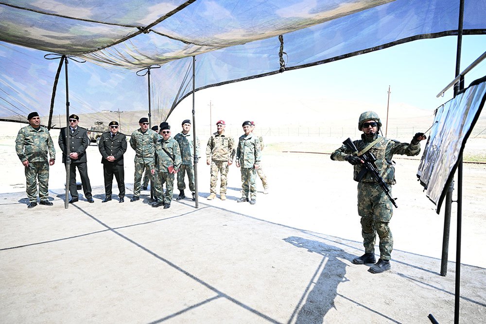 Azerbaijani Military Police Department personnel hold combat training classes (PHOTO)