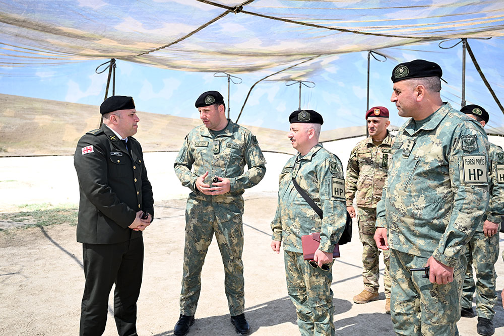 Azerbaijani Military Police Department personnel hold combat training classes (PHOTO)