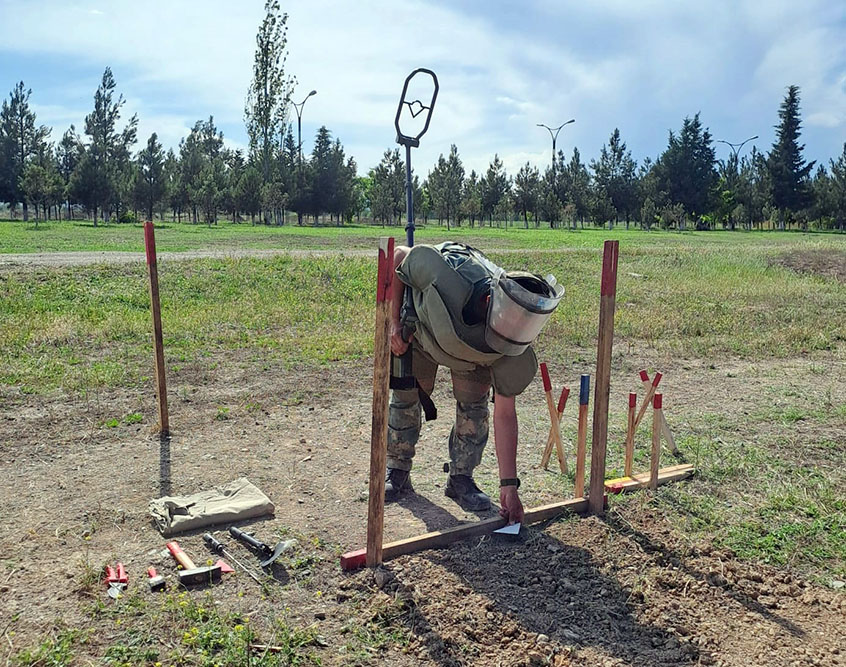 Azerbaijani military's engineering units participate in combat training exercises (PHOTO)