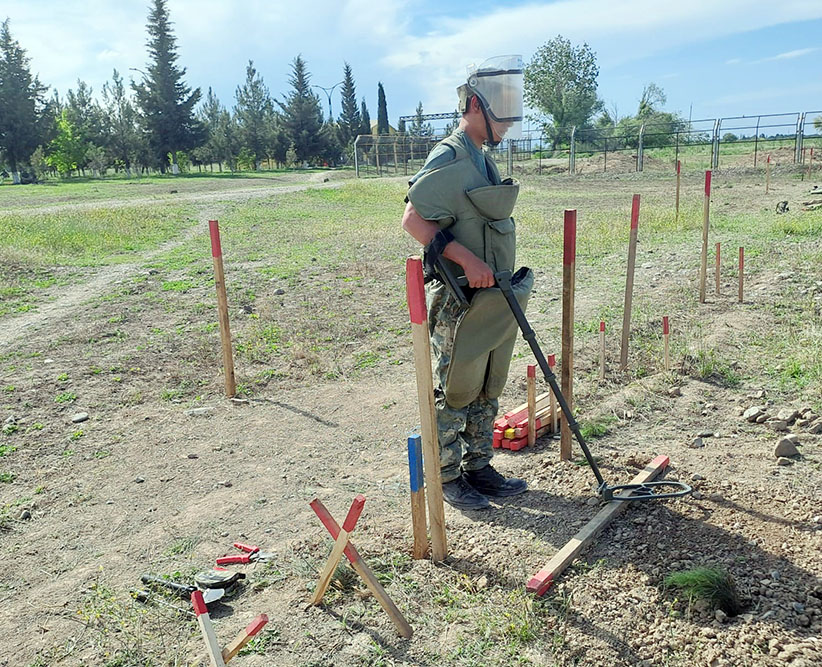 Azerbaijani military's engineering units participate in combat training exercises (PHOTO)