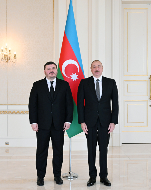 Президент Ильхам Алиев принял верительные грамоты новоназначенного посла Украины в Азербайджане (ФОТО)