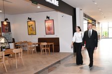 Президент Ильхам Алиев и Первая леди Мехрибан Алиева приняли участие в презентации проекта Crescent Bay и открытии торгового центра Crescent Mall в Баку (ФОТО/ВИДЕО)