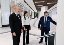 Президент Ильхам Алиев и Первая леди Мехрибан Алиева приняли участие в презентации проекта Crescent Bay и открытии торгового центра Crescent Mall в Баку (ФОТО/ВИДЕО)