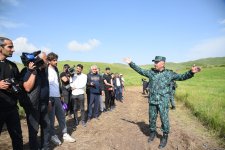 В освобожденном от оккупации селе Газахского района проводятся работы по разминированию   (ФОТО)