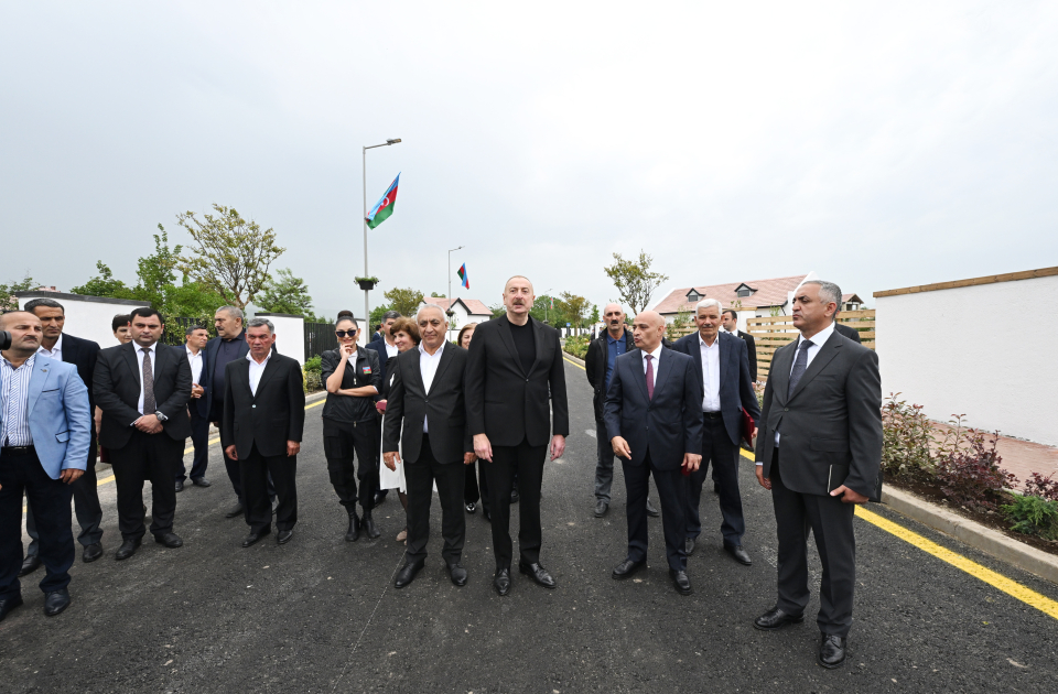 President Ilham Aliyev, First Lady Mehriban Aliyeva meet residents who relocated to Khojaly city (PHOTO/VIDEO)