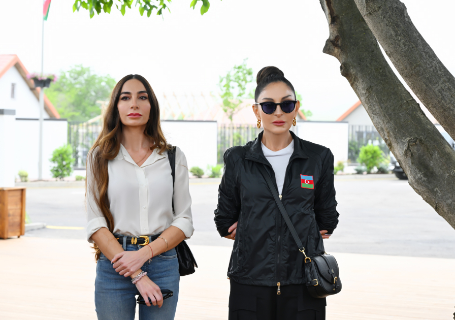 President Ilham Aliyev, First Lady Mehriban Aliyeva meet residents who relocated to Khojaly city (PHOTO/VIDEO)
