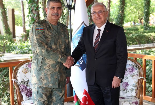 Azerbaijani, Turkish defense ministers examine potential military cooperation