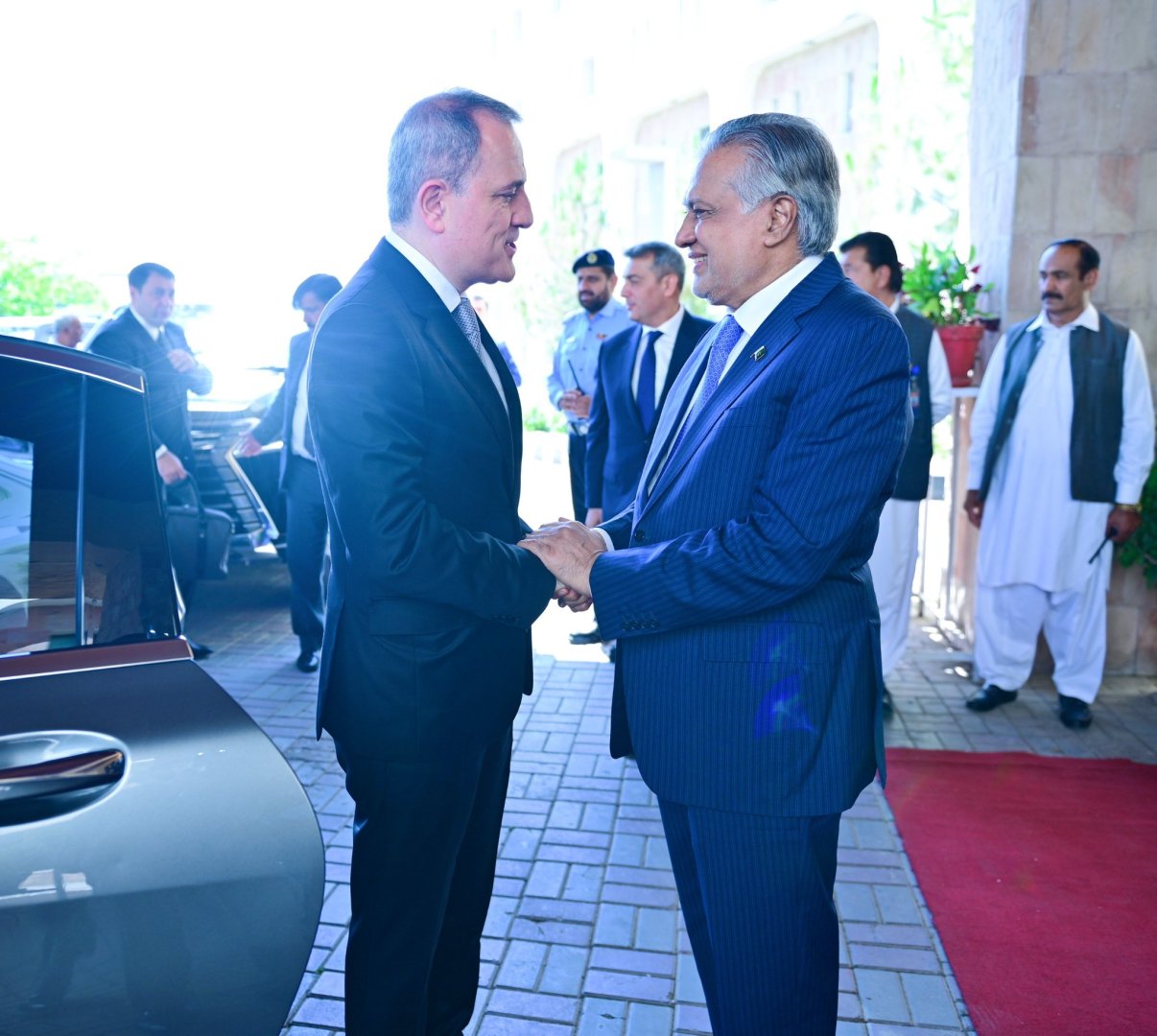 Azerbaijani and Pakistani FMs hold meeting in Islamabad (PHOTO)