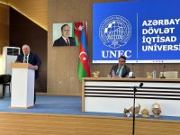 В UNEC состоялась международная конференция студентов, посвященная зеленой экономике (ФОТО)