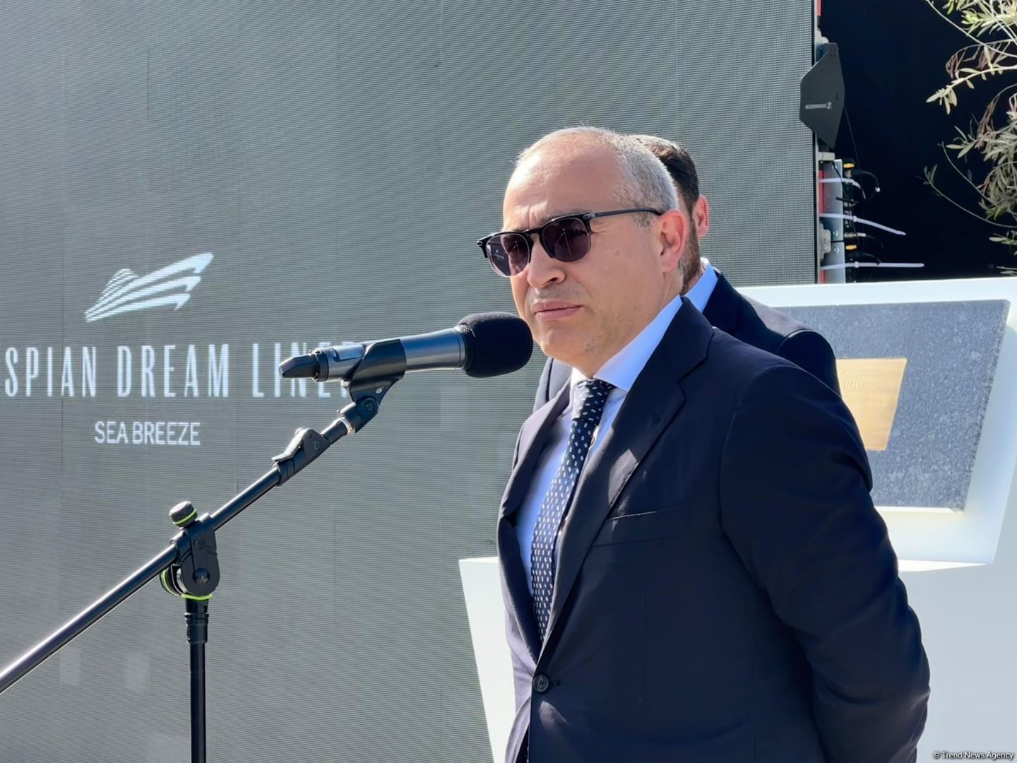 На побережье Каспийского моря состоялась церемония закладки капсулы времени "Caspian Dream Liner" (ФОТО)