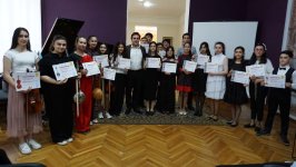 Воспитанники школы имени Рафига Бабаева выступили с концертом (ФОТО)