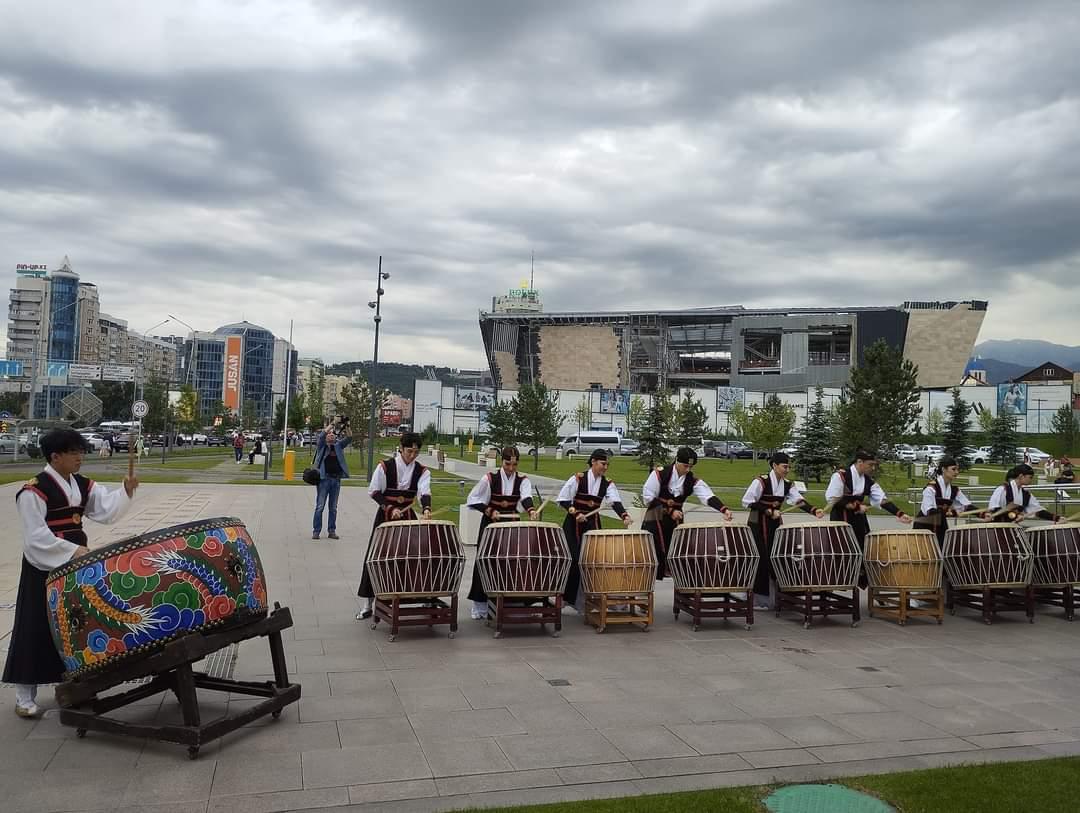 Азербайджан принимает участие в Молодежном театральном форуме стран СНГ в Казахстане (ФОТО)