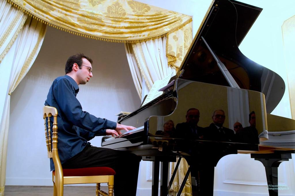 Во Франции создан азербайджанский дуэт Duo Avey для пропаганды национальной музыки (ФОТО)