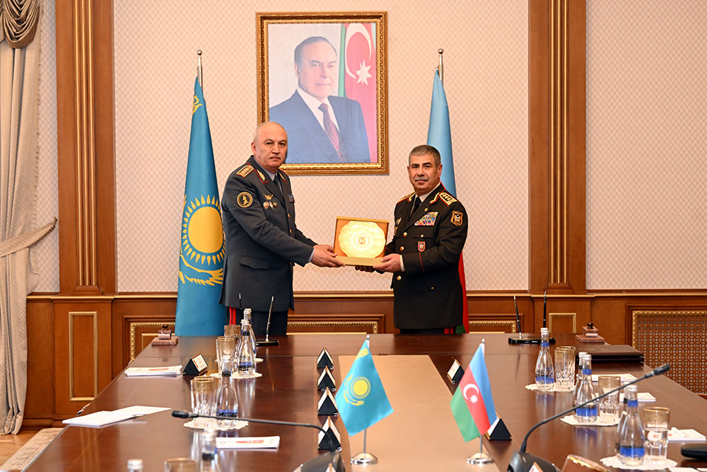 Azerbaijan, Kazakhstan sign document on cooperation in military field (PHOTO)