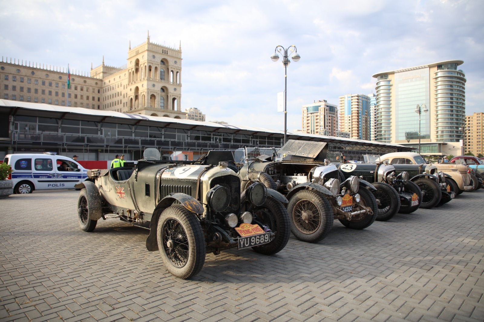 В Баку впервые прошла международная гонка Peking to Paris Motors Challenge (ФОТО)