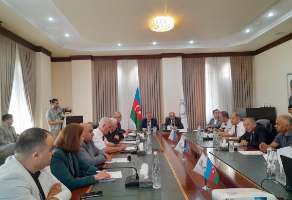 Azerbaijan screens demo report on Return of Azerbaijani refugees to Armenia (PHOTO)