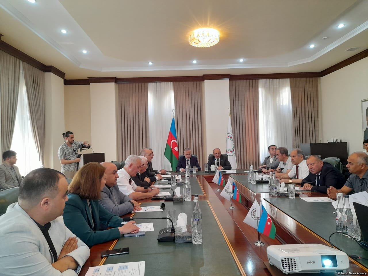 Представлен доклад "Возвращение азербайджанских беженцев в Армению" (ФОТО)