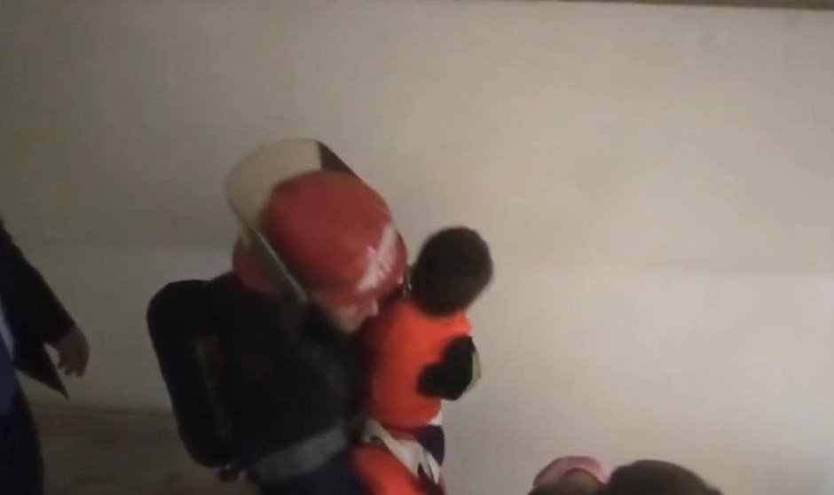 Пожар в жилом доме в Баку: эвакуированы 27 человек (ФОТО)